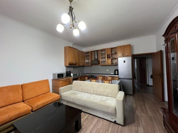 Tirane, shitet apartament 2+1+Ballkon Kati 3, 85 m² 85.000 € 