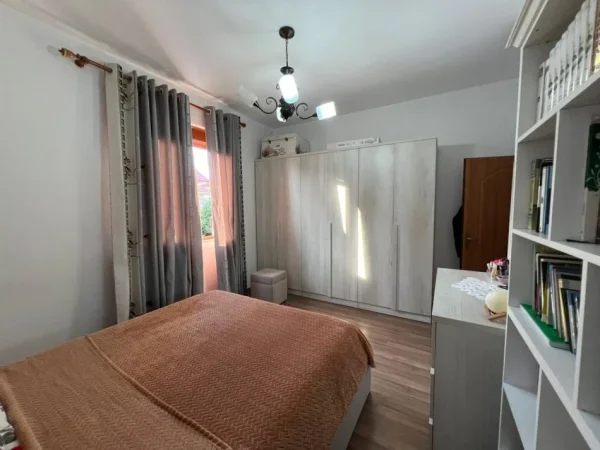 Tirane, shitet apartament 2+1+Ballkon Kati 3, 85 m² 85.000 € 