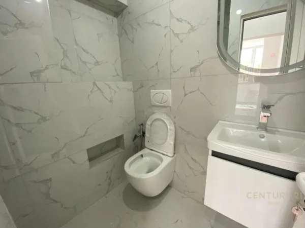 Tirane, shitet garsonier 1+1 Kati 2, 30 m² 75.000 € (Don Bosko)