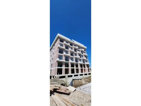 Durres, shitet apartament 1+1 Kati 1, 51 m² 61.000 € (Mali i Robit)
