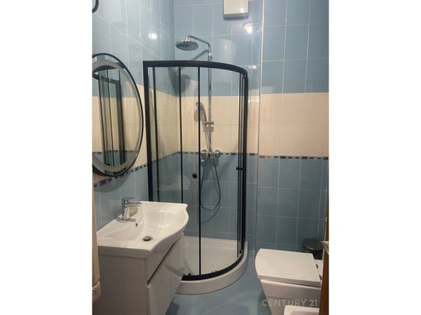 Tirane, jepet me qera zyre Kati 3, 109 m² 1.700 € (Liqeni , Garda)
