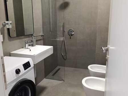 Tirane, shitet apartament 2+1+Ballkon Kati 1, 95 m² 250.000 € (Kodra e Diellit)