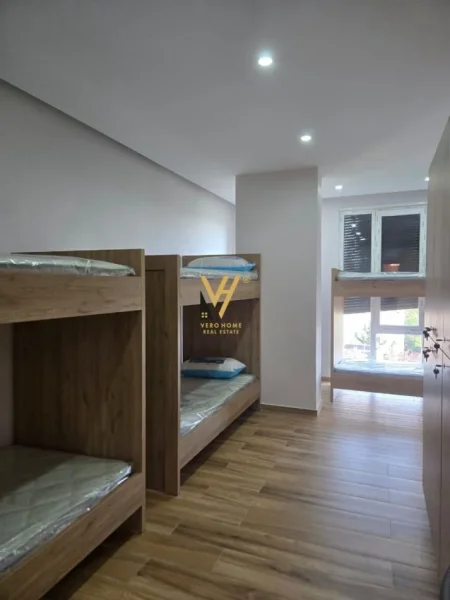 Tirane, jepet me qera apartament 5+1+Ballkon Kati 0, 200 m² 1.500 € (ALLIAS)