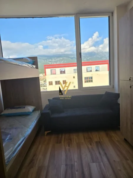 Tirane, jepet me qera apartament 5+1+Ballkon Kati 0, 200 m² 1.500 € (ALLIAS)
