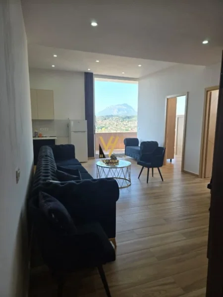 Tirane, jepet me qera apartament 5+1+Ballkon Kati 0, 200 m² 1.500 € (ALLIAS)