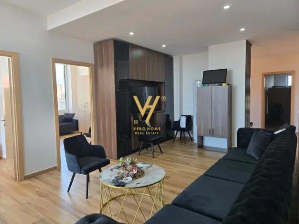 Tirane, jepet me qera apartament 5+1+Ballkon Kati 0, 200 m² 1.500 € (ALLIAS)