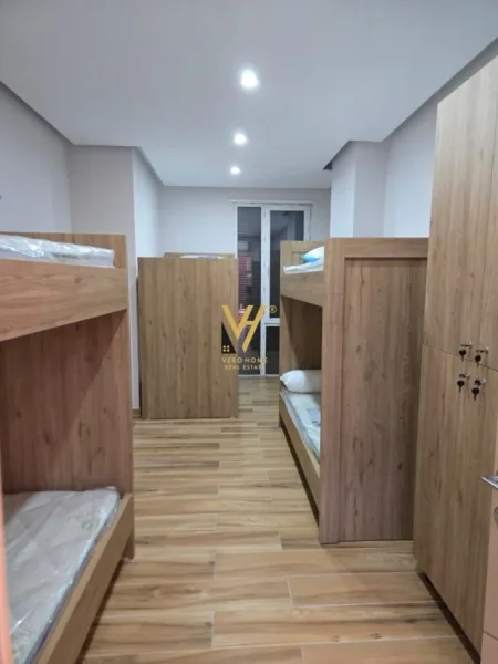 Tirane, jepet me qera apartament 5+1+Ballkon Kati 0, 200 m² 1.500 € (ALLIAS)