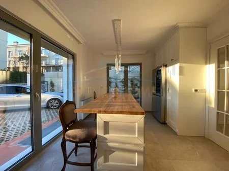 Tirane, jepet me qera Vile , 380 m² 2.500 € 