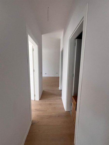 Tirane, shitet apartament 2+1 Kati 2, 107 m² 225.000 € (mine peza)