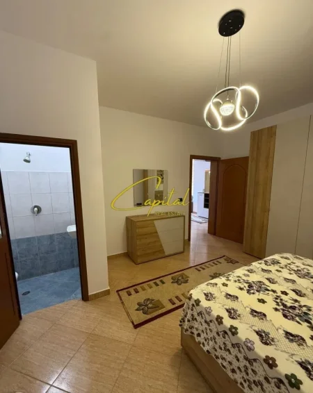 Tirane, jepet me qera apartament 3+1 Kati 4, 143 m² 500 € (RRUGA SIRI KODRA)