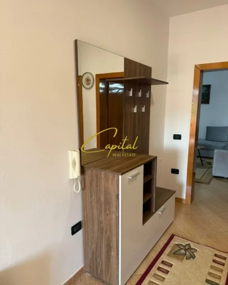 Tirane, jepet me qera apartament 3+1 Kati 4, 143 m² 500 € (RRUGA SIRI KODRA)