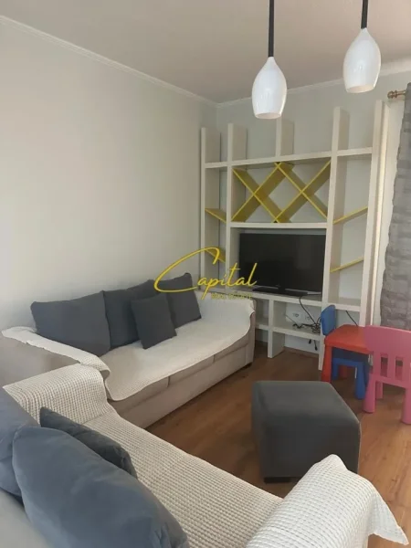 Tirane, jepet me qera apartament 2+1 Kati 3, 80 m² 700 € (KOMUNA E PARISIT)
