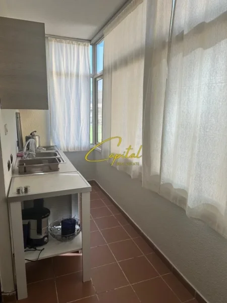 Tirane, jepet me qera apartament 2+1 Kati 3, 80 m² 700 € (KOMUNA E PARISIT)