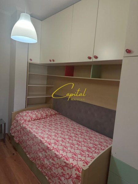 Tirane, jepet me qera apartament 2+1 Kati 3, 80 m² 700 € (KOMUNA E PARISIT)