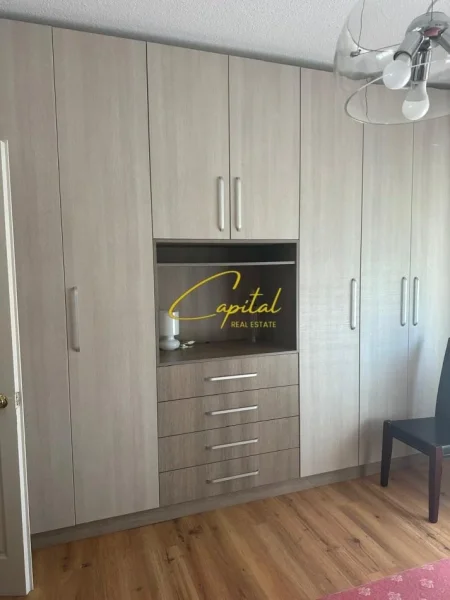 Tirane, jepet me qera apartament 2+1 Kati 3, 80 m² 700 € (KOMUNA E PARISIT)