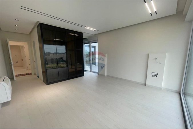 Tirane, jepet me qera Vile 4+1+Ballkon , 680 m² 5.000 € 