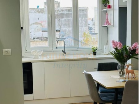 Tirane, shitet apartament 1+1 Kati 5, 102 m² 22.700.000 € 