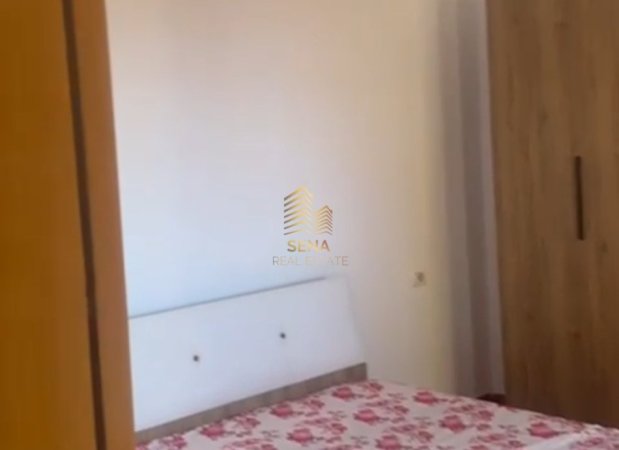 Tirane, jepet me qera apartament 2+1+Ballkon Kati 4, 92 m² 400 € (Rruga Allaman Dervishi)