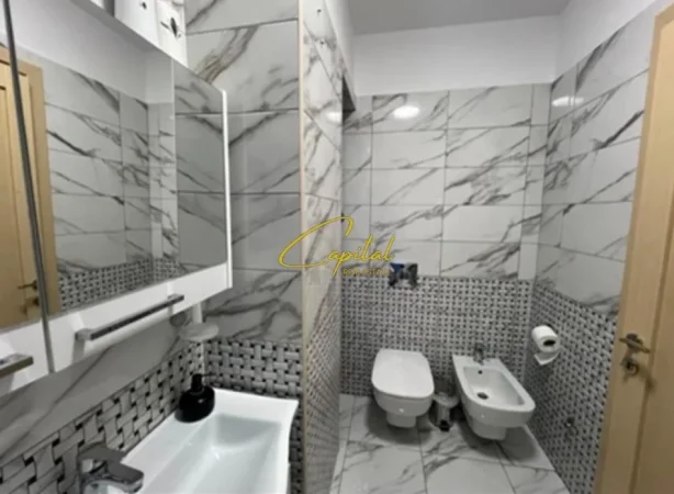 Tirane, jepet me qera apartament 2+1 Kati 2, 94 m² 750€ (KOPSHTI BOTANIK)
