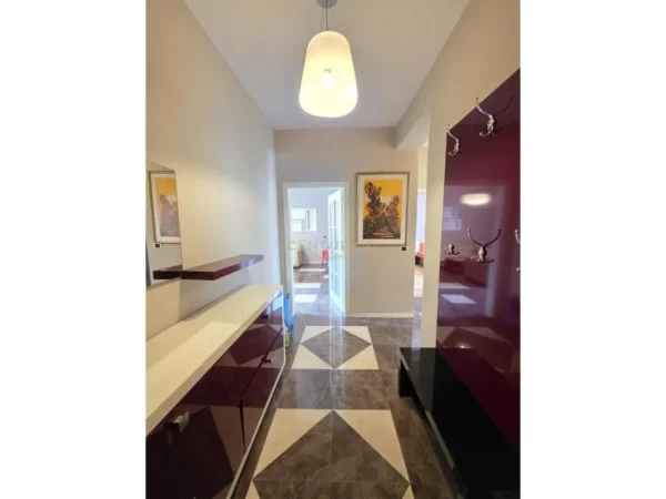 Tirane, shitet apartament 2+1+Ballkon Kati 5, 75 m² 250.000 € 