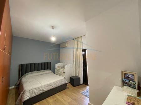 Tirane, jepet me qera apartament 2+1 Kati 2, 127 m² 650 € 