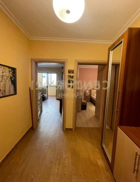 Tirane, jepet me qera apartament 1+1 Kati 2, 55 m² 400 € 