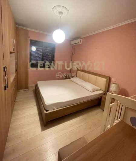Tirane, jepet me qera apartament 1+1 Kati 2, 55 m² 400 € 