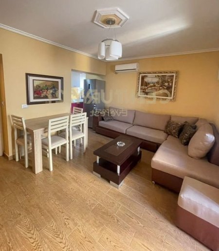 Tirane, jepet me qera apartament 1+1 Kati 2, 55 m² 400 € 