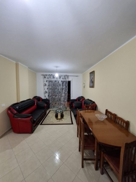 Durres, jepet me qera apartament 2+1+Ballkon Kati 3, 110 m² 400 € (lagjia 13)