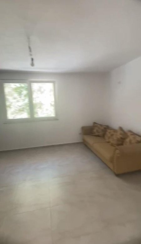 Tirane, jepet me qera apartament 1+1 Kati 1, 210 € 