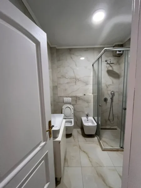 Tirane, jepet me qera apartament 2+1+Aneks+Ballkon , 108 m² 1.000 € (rruga abdi toptani)