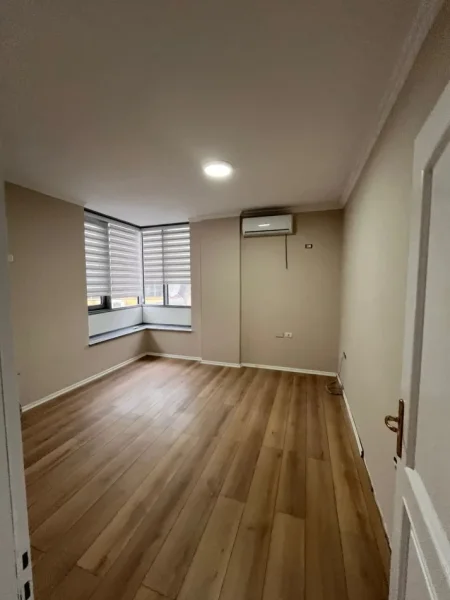 Tirane, jepet me qera apartament 2+1+Aneks+Ballkon , 108 m² 1.000 € (rruga abdi toptani)