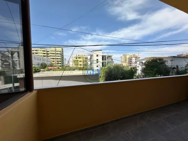 Durres, shitet apartament 3+1+Ballkon Kati 2, 92 m² 120.000 € (Plazh)