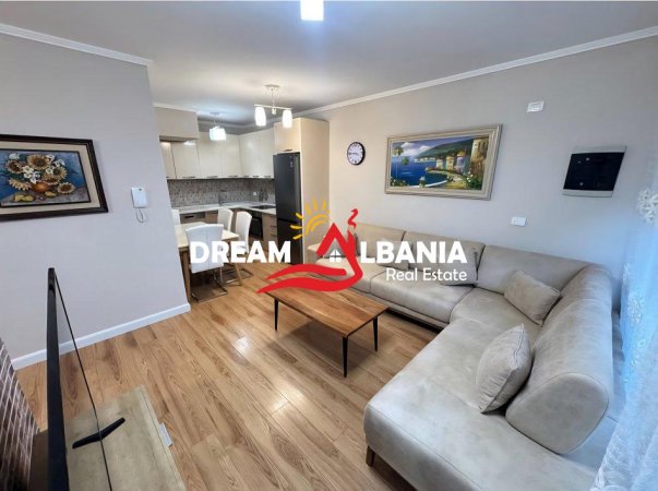 Tirane, jepet me qera apartament 2+1 , 105 m² 700 € (Kodra e Diellit 2)