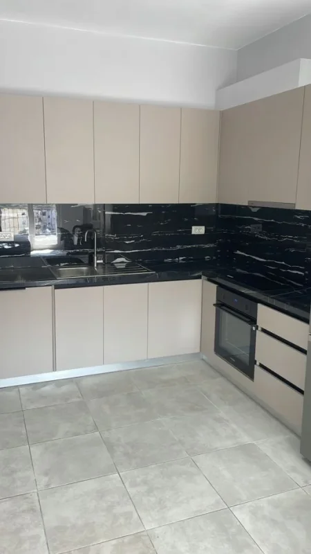 Tirane, jepet me qera apartament 2+1 Kati 7, 90 m² 700 € (Materniteti i Ri)