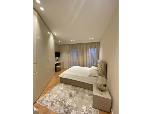 Tirane, shitet apartament 3+1 Kati 3, 181 m² 385.000 € 