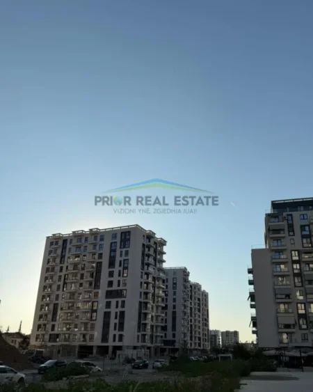 Tirane, shitet ambjent biznesi Kati 0, 107 m² 240.000 € (Fusha Aviacionit)