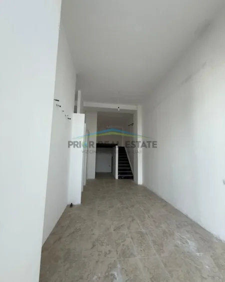 Tirane, shitet ambjent biznesi Kati 0, 107 m² 240.000 € (Fusha Aviacionit)
