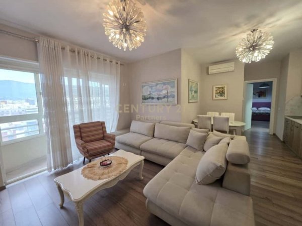 Tirane, jepet me qera apartament 2+1 Kati 10, 100 m² 800 € (KOMPLEKSI PANORAMA)