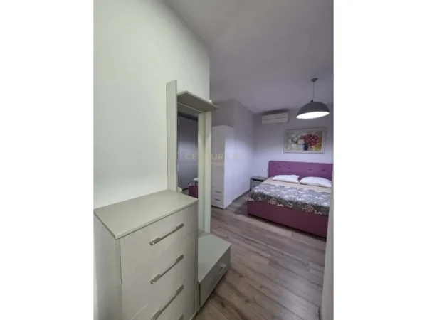 Tirane, jepet me qera apartament 2+1 Kati 10, 100 m² 800 € (KOMPLEKSI PANORAMA)
