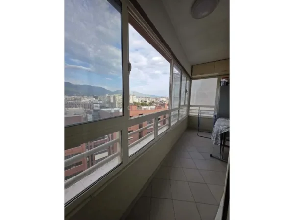 Tirane, jepet me qera apartament 2+1 Kati 10, 100 m² 800 € (KOMPLEKSI PANORAMA)