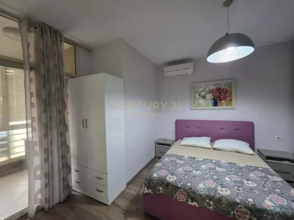 Tirane, jepet me qera apartament 2+1 Kati 10, 100 m² 800 € (KOMPLEKSI PANORAMA)