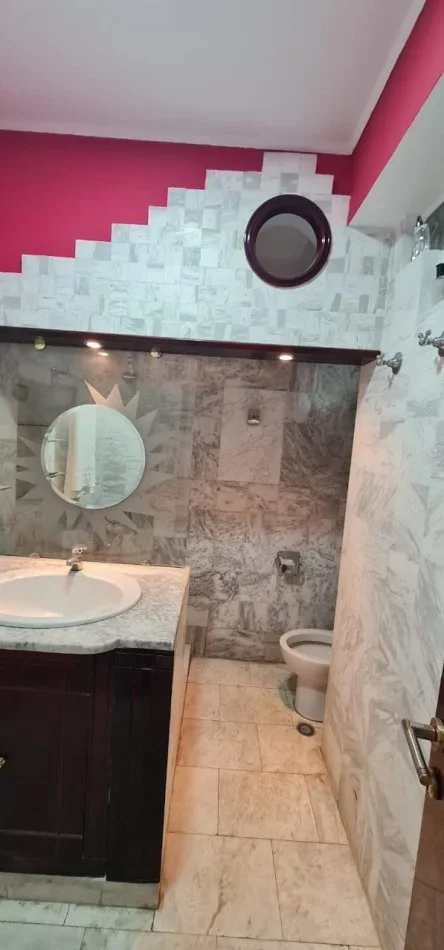 Tirane, shitet dyqan Kati 0, 35 m² 125.000 €