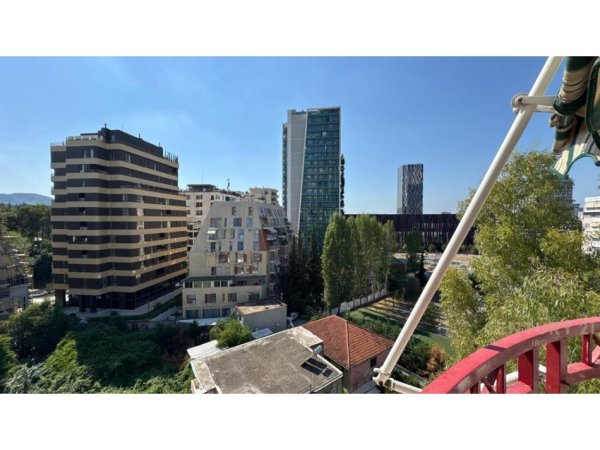 Tirane, jepet me qera apartament 3+1 Kati 7, 130 m² 1.050 € (Rruga e Elbasanit)