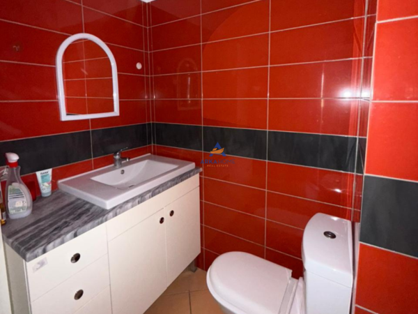 Tirane, jepet me qera apartament 1+1+Ballkon Kati 5, 60 m² 350 € (PRANE RESTORANT FRESKUT, FRESK)