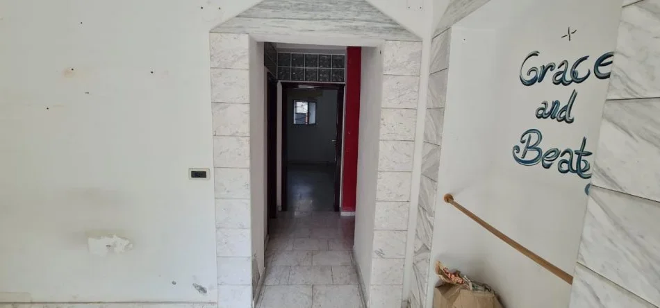 Tirane, shitet dyqan , 32 m² 135.000 € 