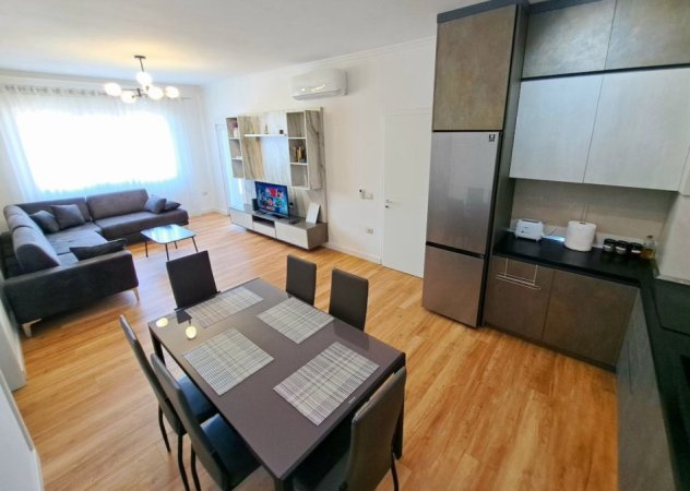 Tirane, jap me qera apartament 2+1+Ballkon Kati 8, 100 m² 1.250 € PAZARI I RI