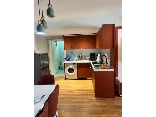 Durres, jepet me qera apartament 1+1 Kati 7, 47 m² 400 € 
