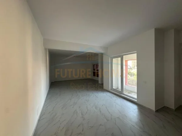 Tirane, jepet me qera ambjent biznesi Kati 0, 290 m² 2.000 € (Kompleksi KAIMI , Alidem)