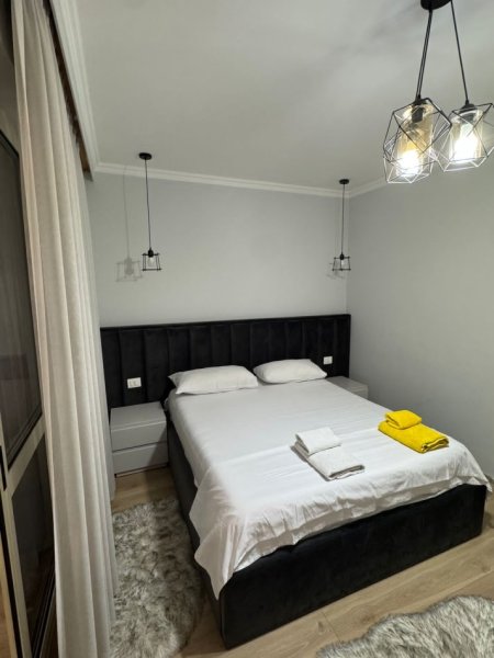 Tirane, jepet me qera apartament 1+1+Ballkon Kati 4, 75 m² 900 € (Bllok ,Rruga Brigada VIII)